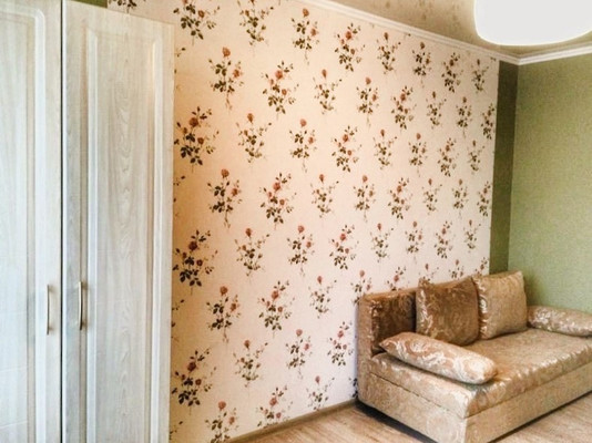 Продам двухкомнатную (2-комн.) квартиру, им. Селезнева ул, 4/10, Краснодар г
