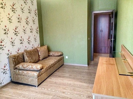 Продам двухкомнатную (2-комн.) квартиру, им. Селезнева ул, 4/10, Краснодар г