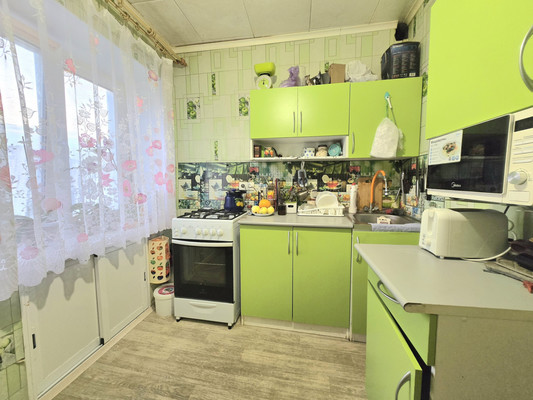 Продам трехкомнатную (3-комн.) квартиру, Комсомольская ул, 27, Кокино д