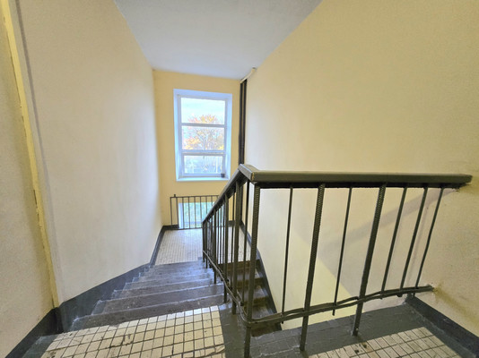 Продам трехкомнатную (3-комн.) квартиру, Комсомольская ул, 27, Кокино д