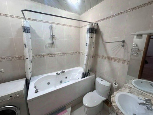 Продам двухкомнатную (2-комн.) квартиру, Молодёжная ул, 3, Москва г