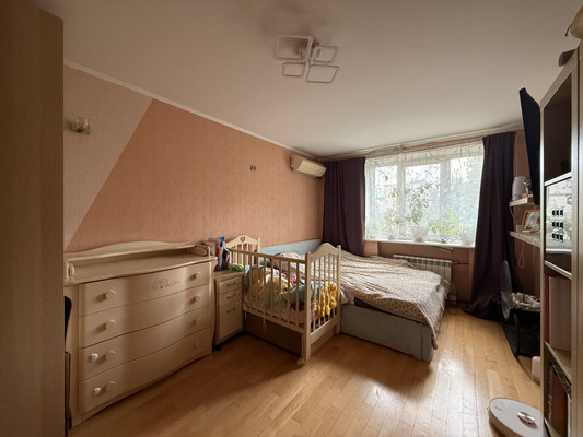 Продам двухкомнатную (2-комн.) квартиру, Раумская ул, 1, Колпино г