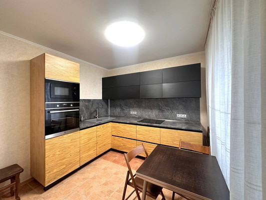 Продам трехкомнатную (3-комн.) квартиру, Батурина ул, 15, Красноярск г