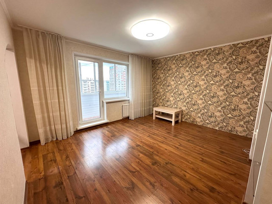 Продам трехкомнатную (3-комн.) квартиру, Батурина ул, 15, Красноярск г