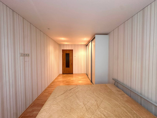 Продам трехкомнатную (3-комн.) квартиру, Батурина ул, 15, Красноярск г