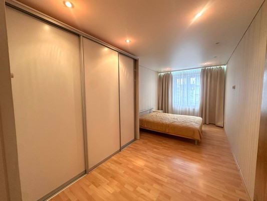 Продам трехкомнатную (3-комн.) квартиру, Батурина ул, 15, Красноярск г