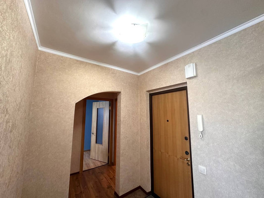 Продам трехкомнатную (3-комн.) квартиру, Батурина ул, 15, Красноярск г