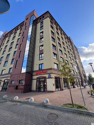 Продам трехкомнатную (3-комн.) квартиру, Куйбышева ул, 2, Калининград г