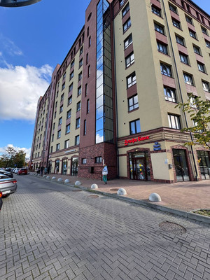 Продам трехкомнатную (3-комн.) квартиру, Куйбышева ул, 2, Калининград г