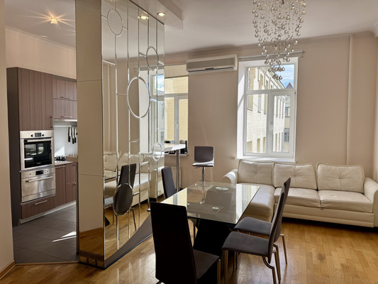 Продам трехкомнатную (3-комн.) квартиру, Арбат ул, 51, Москва г