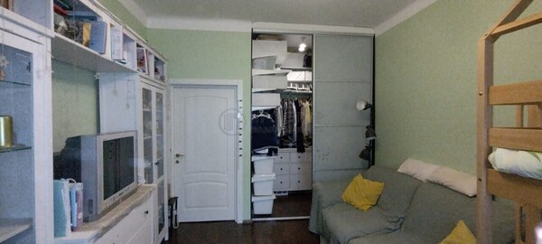 Продам трехкомнатную (3-комн.) квартиру, Новозаводская ул, 25к4, Москва г