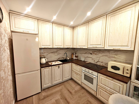 Продам двухкомнатную (2-комн.) квартиру, Александра Курынова ул, 4к2, Казань г