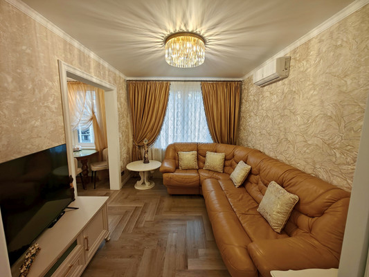 Продам двухкомнатную (2-комн.) квартиру, Александра Курынова ул, 4к2, Казань г