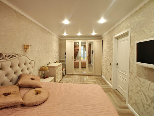 Продам двухкомнатную (2-комн.) квартиру, Александра Курынова ул, 4к2, Казань г