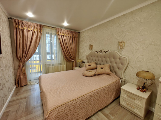 Продам двухкомнатную (2-комн.) квартиру, Александра Курынова ул, 4к2, Казань г