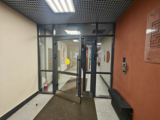 Продам двухкомнатную (2-комн.) квартиру, Александра Курынова ул, 4к2, Казань г
