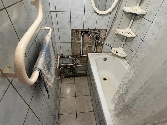 Продам двухкомнатную (2-комн.) квартиру, Трудящихся б-р, 13а, Колпино г