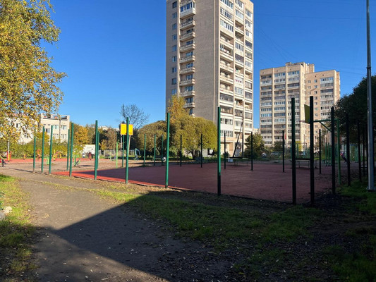 Продам двухкомнатную (2-комн.) квартиру, Трудящихся б-р, 13а, Колпино г