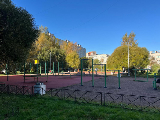 Продам двухкомнатную (2-комн.) квартиру, Трудящихся б-р, 13а, Колпино г