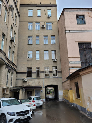 Продам однокомнатную (1-комн.) квартиру, Староконюшенный пер, 37, Москва г