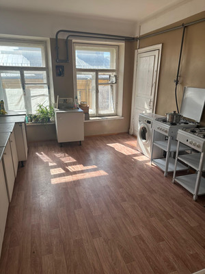 Сдам комнату в 6-комн. квартире, 9-я В.О. линия, 22, Санкт-Петербург г