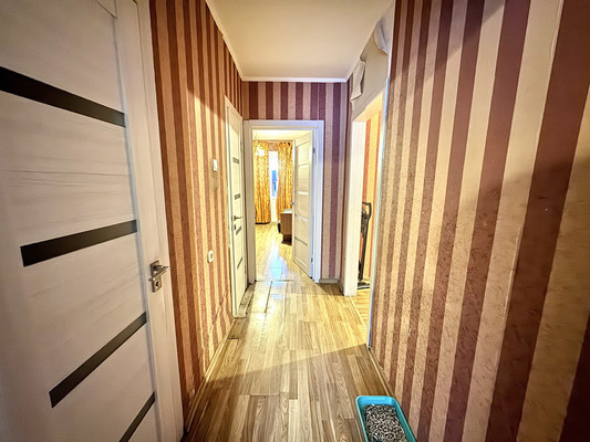 Продам трехкомнатную (3-комн.) квартиру, Авиационная ул, 25, Брянск г