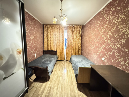 Продам трехкомнатную (3-комн.) квартиру, Авиационная ул, 25, Брянск г