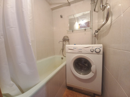 Продам трехкомнатную (3-комн.) квартиру, Трилиссера ул, 106, Иркутск г