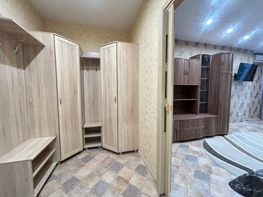 Продам однокомнатную (1-комн.) квартиру, Балаклавская ул, 135, Симферополь г