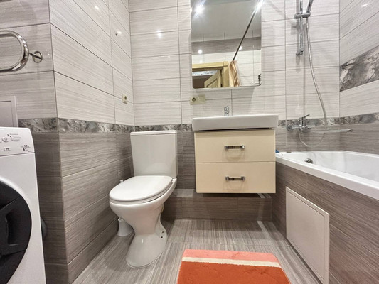 Продам однокомнатную (1-комн.) квартиру, Балаклавская ул, 135, Симферополь г