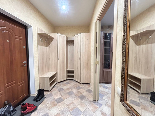 Продам однокомнатную (1-комн.) квартиру, Балаклавская ул, 135, Симферополь г