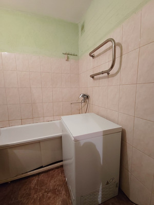 Продам однокомнатную (1-комн.) квартиру, Нововатутинский пр-кт, 10, Десеновское п