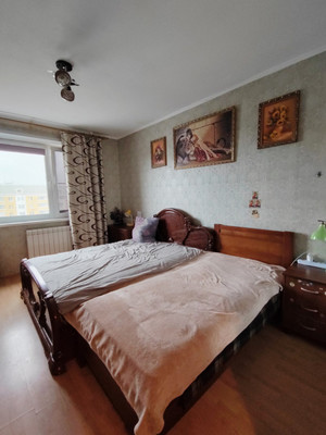 Продам однокомнатную (1-комн.) квартиру, Нововатутинский пр-кт, 10, Десеновское п