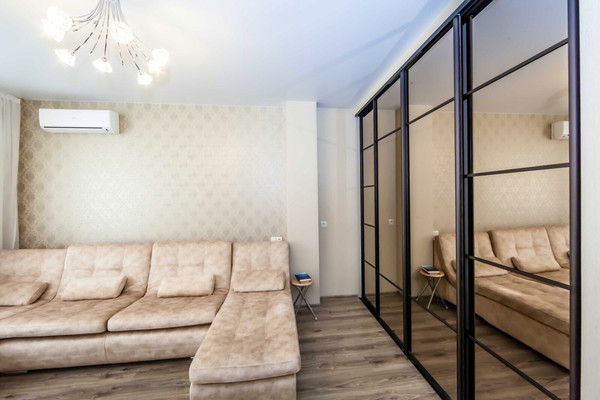 Продам однокомнатную (1-комн.) квартиру, Балаклавская ул, 135, Симферополь г