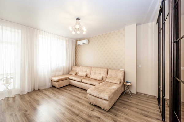 Продам однокомнатную (1-комн.) квартиру, Балаклавская ул, 135, Симферополь г