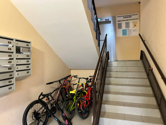 Продам однокомнатную (1-комн.) квартиру, Балаклавская ул, 135, Симферополь г