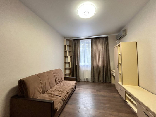 Продам однокомнатную (1-комн.) квартиру, Ковыльная ул, 94, Симферополь г