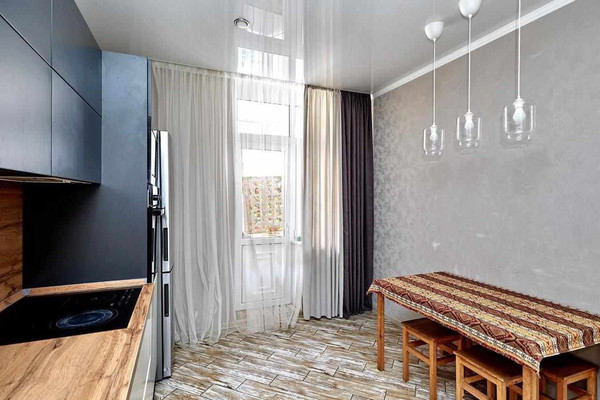 Продам двухкомнатную (2-комн.) квартиру, им. Героя Яцкова И.В. ул, 15к1, Краснодар г