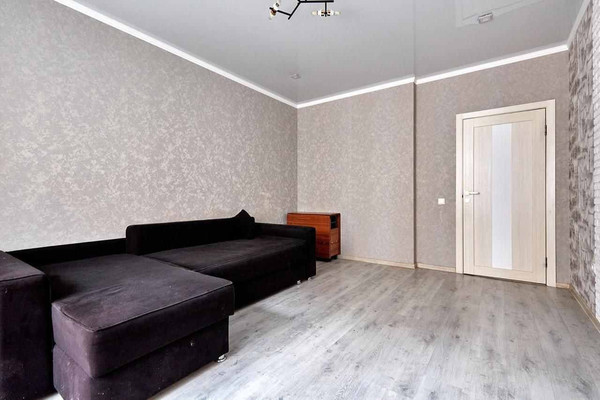 Продам двухкомнатную (2-комн.) квартиру, им. Героя Яцкова И.В. ул, 15к1, Краснодар г