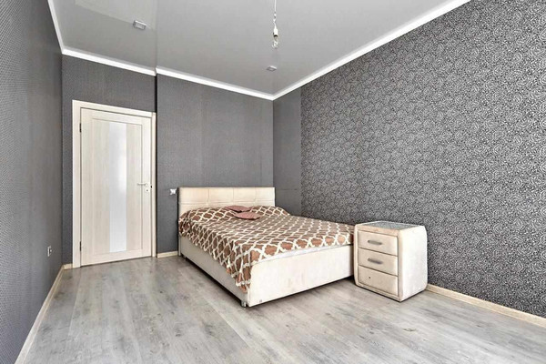 Продам двухкомнатную (2-комн.) квартиру, им. Героя Яцкова И.В. ул, 15к1, Краснодар г
