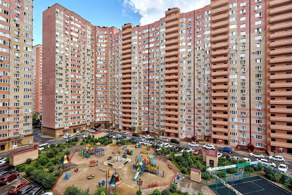Продам двухкомнатную (2-комн.) квартиру, им. Героя Яцкова И.В. ул, 15к1, Краснодар г