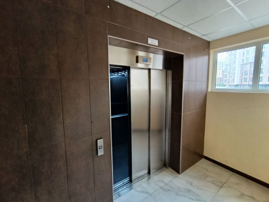 Продам трехкомнатную (3-комн.) квартиру, Крымской весны ул, 4к1, Мирное с