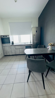 Продам трехкомнатную (3-комн.) квартиру, Западный квартал (Купелинка мкр) ул, 5к2, Сапроново д