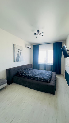Продам трехкомнатную (3-комн.) квартиру, Западный квартал (Купелинка мкр) ул, 5к2, Сапроново д