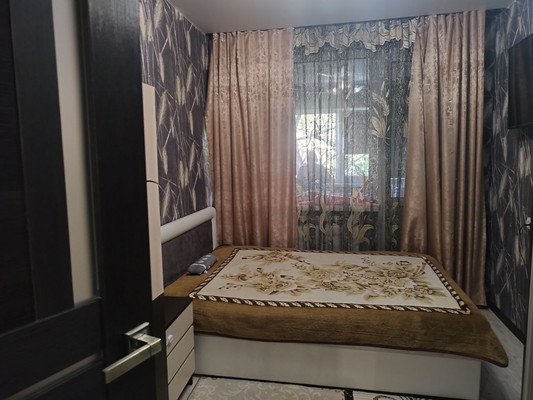 Продам трехкомнатную (3-комн.) квартиру, им. Матэ Залки ул, 13, Симферополь г