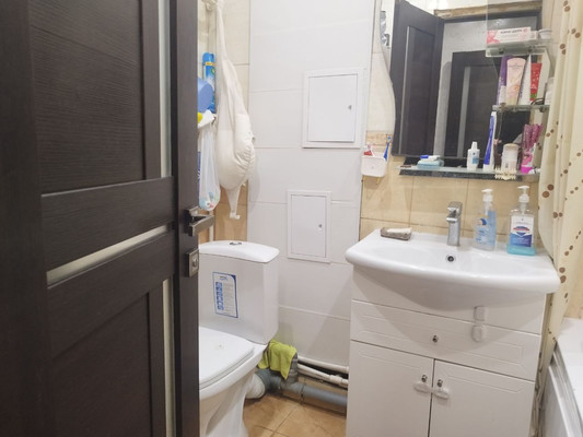 Продам трехкомнатную (3-комн.) квартиру, им. Матэ Залки ул, 13, Симферополь г