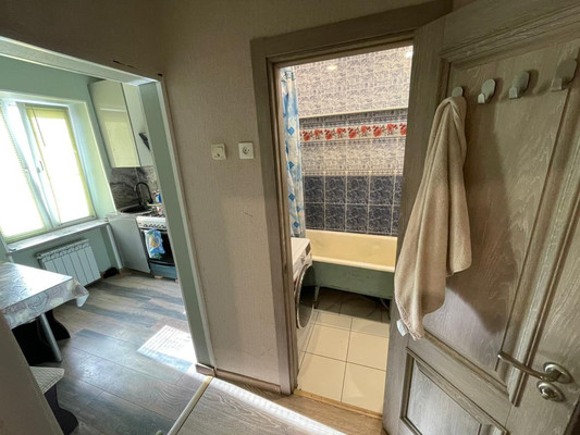 Продам трехкомнатную (3-комн.) квартиру, Советская ул, 26, Кировск г