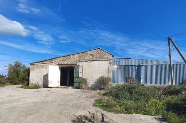 Сдам торговое помещение 865 м2, Колхозный пер, 6, Нижнегорский пгт