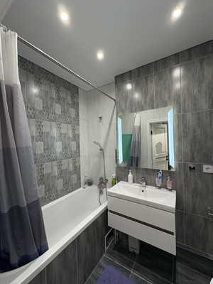 Продам двухкомнатную (2-комн.) квартиру, Горсоветская ул, 49к1, Ростов-на-Дону г