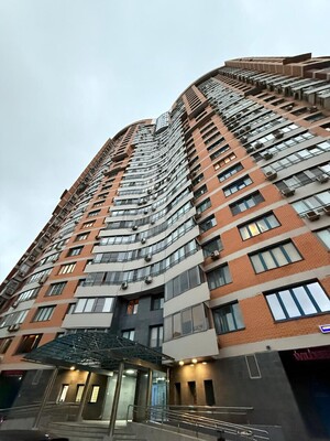 Продам трехкомнатную (3-комн.) квартиру, Архитектора Власова ул, 8, Москва г